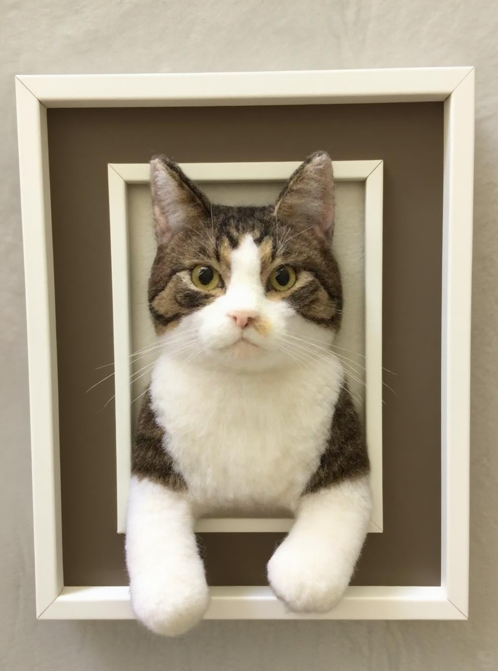 Needle-Felted Pet Portrait with Front Paws – Wool Felt Half-Body Keepsake (approx. 25 cm / 9.84 in)